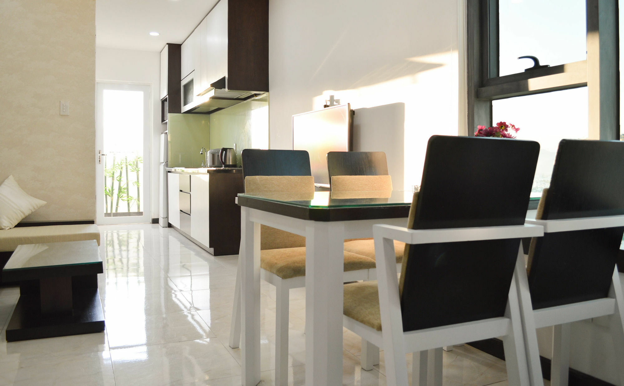 Maika Condotel Nha Trang Buitenkant foto