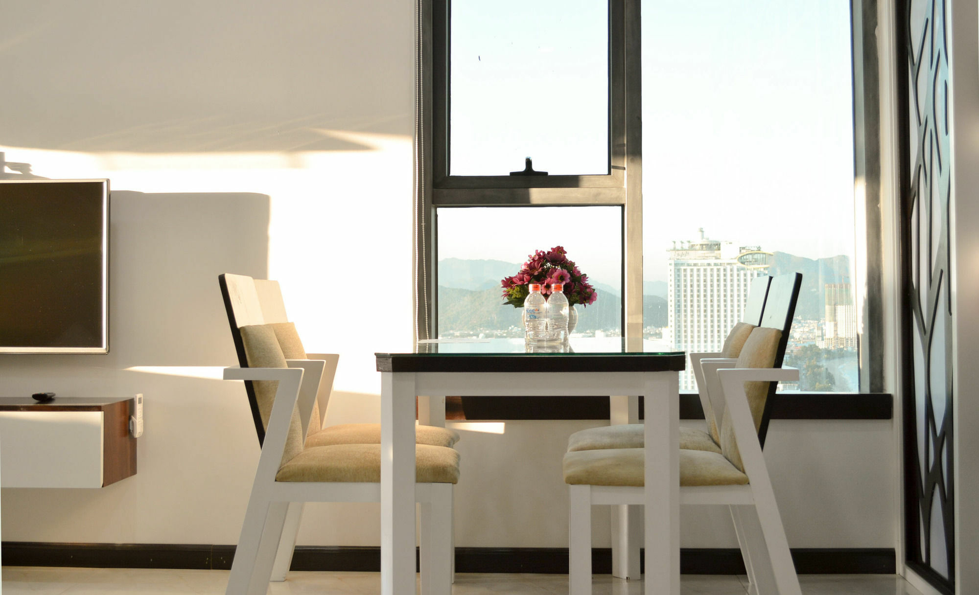Maika Condotel Nha Trang Buitenkant foto