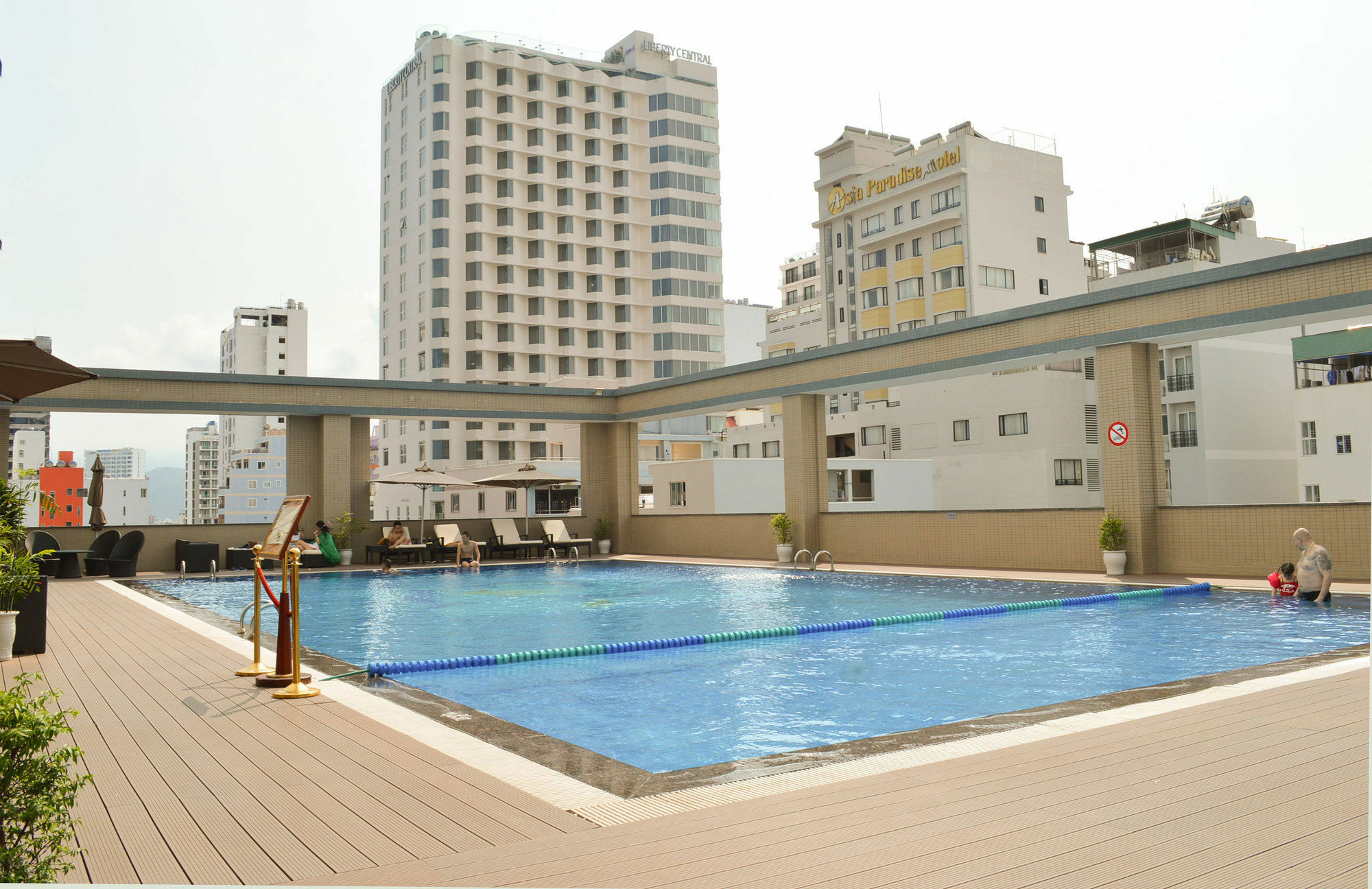 Maika Condotel Nha Trang Buitenkant foto