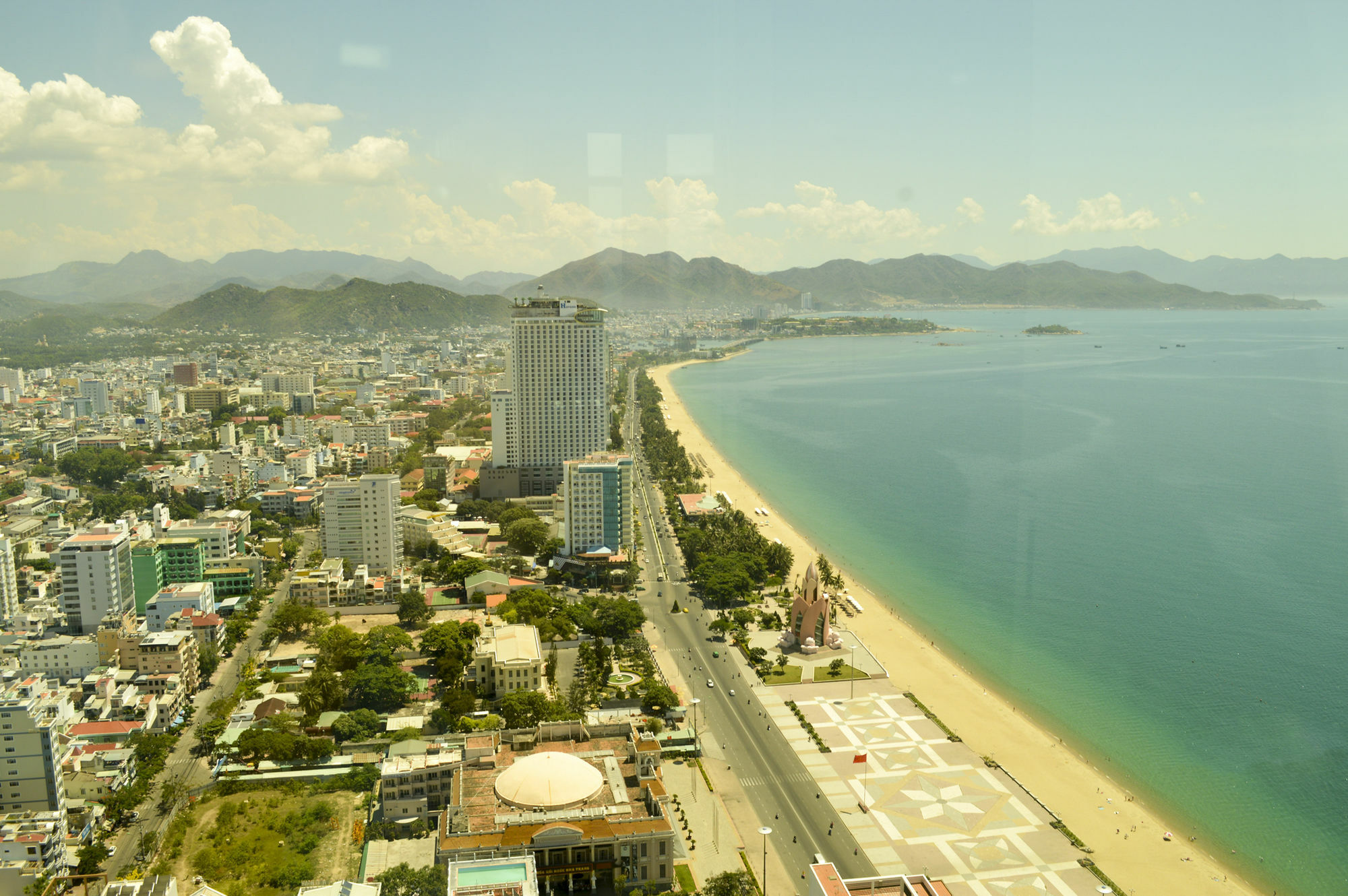 Maika Condotel Nha Trang Buitenkant foto